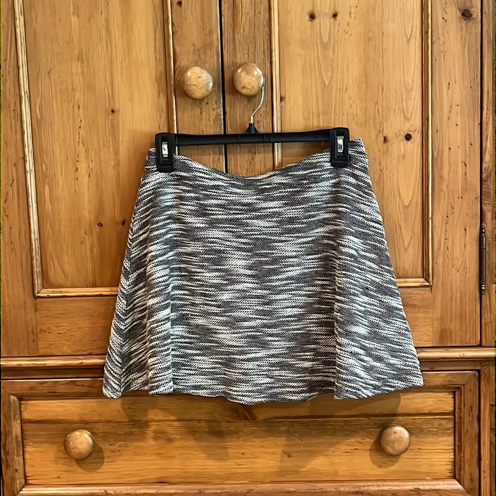 Adorable heathered gray mini skirt
